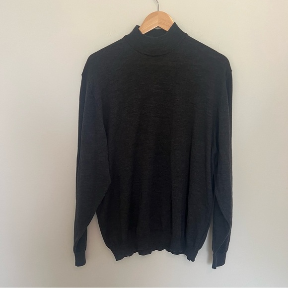 Tom James Black 100% Pure Merino Wool Gray Mock Neck Knit Top Men's L Preppy - Picture 1 of 6